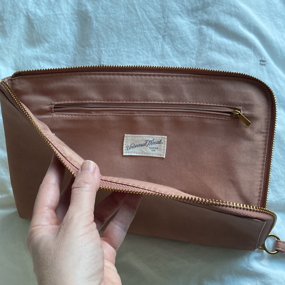 Universal Thread Clutch. Light Mauve Color. - Picture 2 of 7
